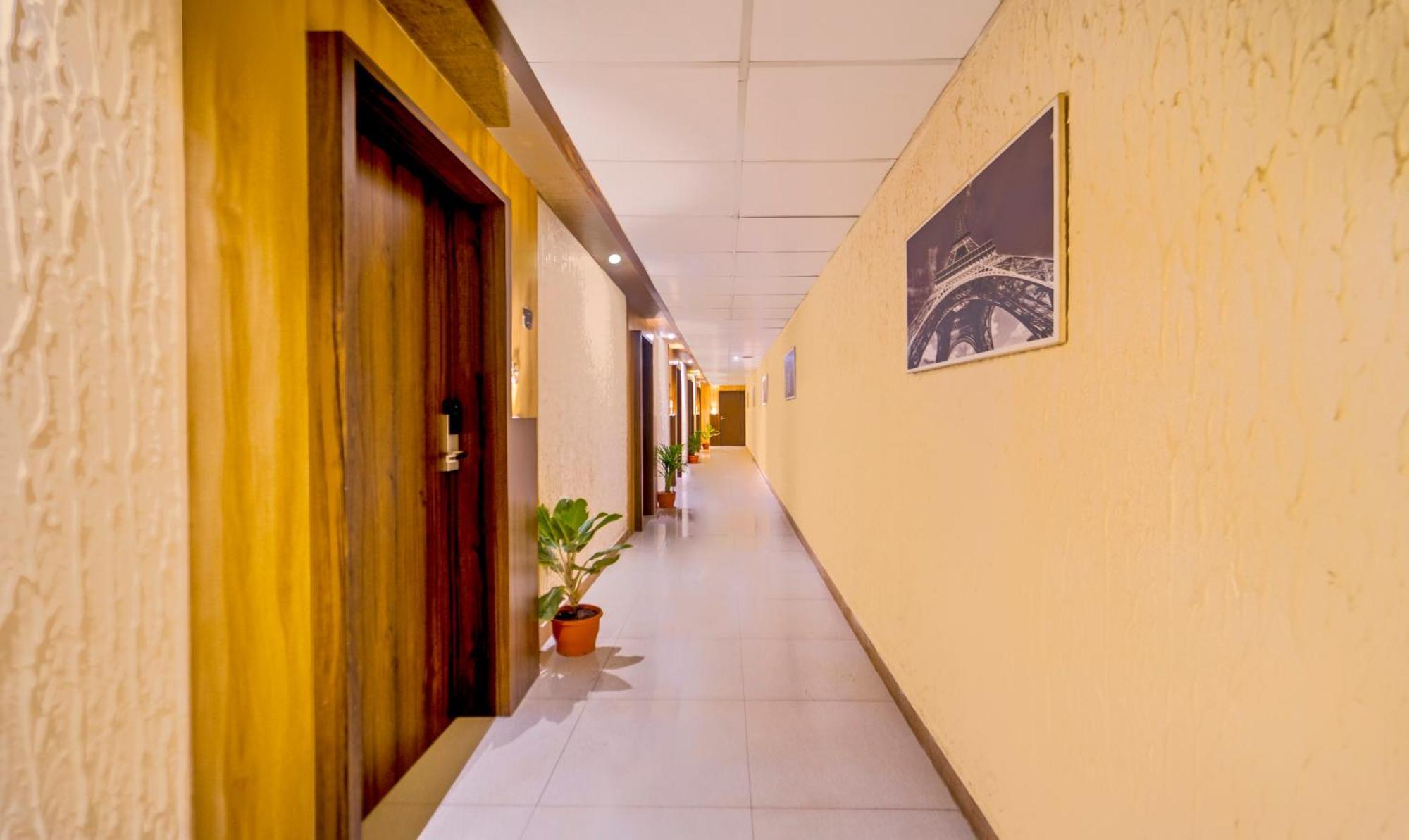 Hotel Treebo Golden Swan Pammal Madrás Exterior foto